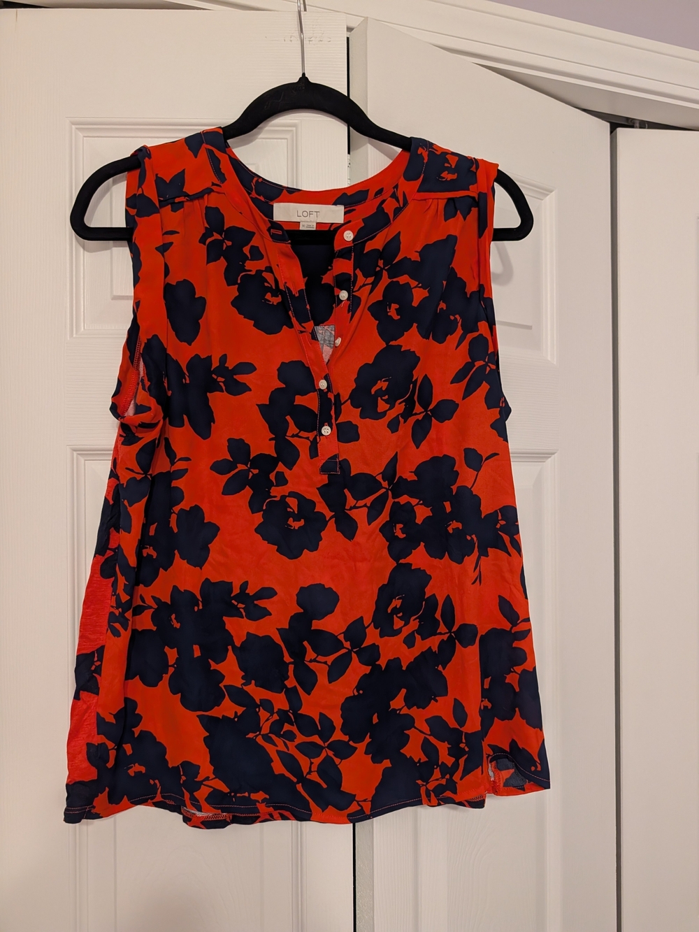 LOFT Red and Navy Floral Sleeveless Camisole